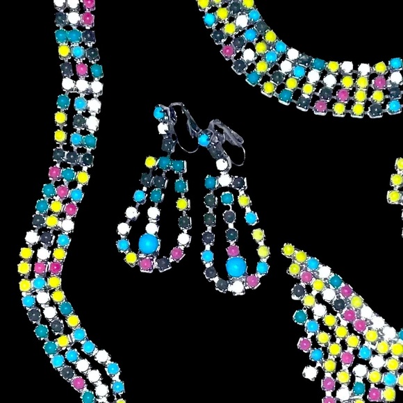 Rainbow Milk Glass Rhinestone Butterfly Necklace Parure Set - Picture 5 of 9